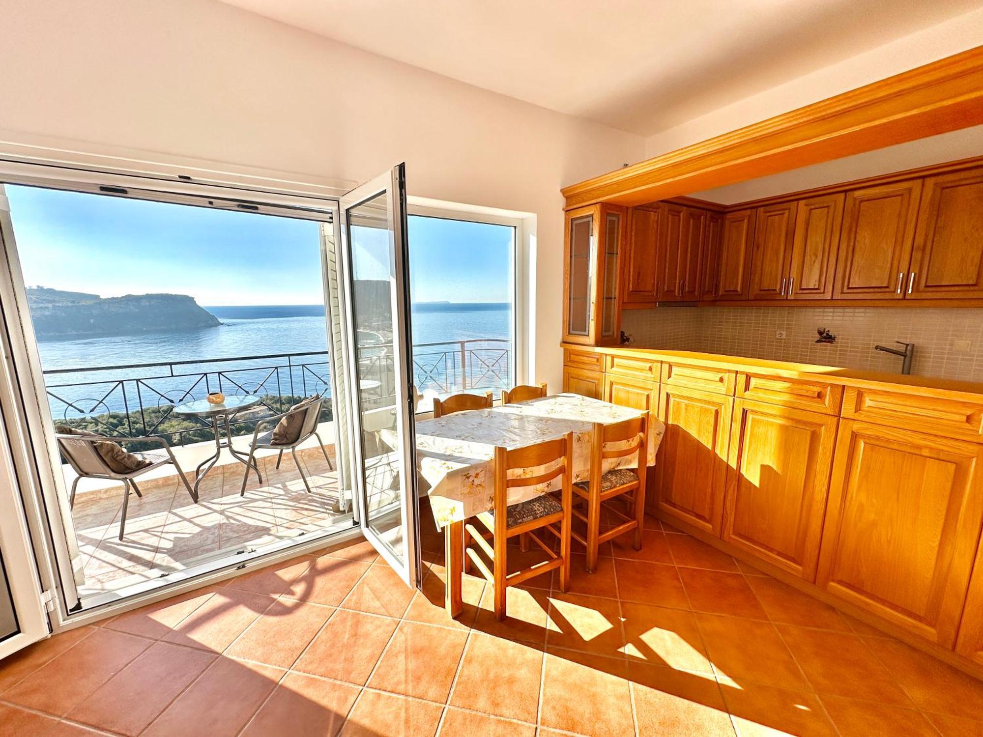 Apartment Roumers Himarë